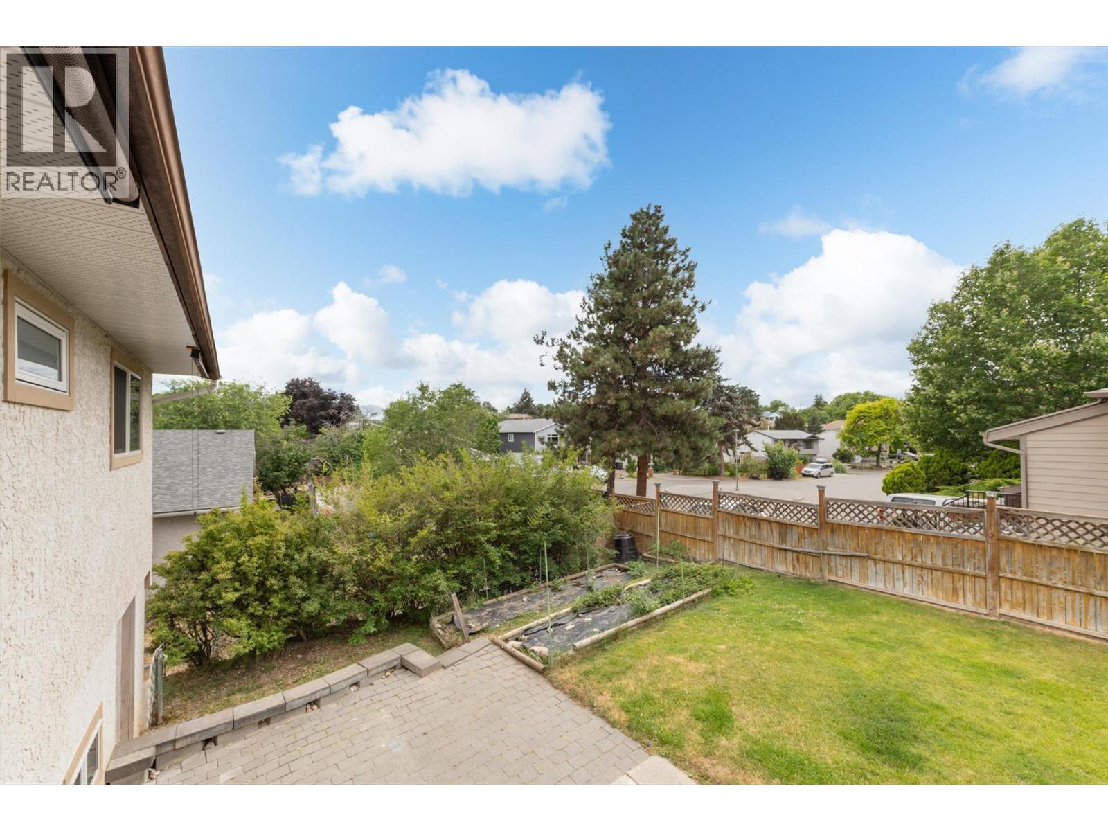 1392 Elm Street - 34