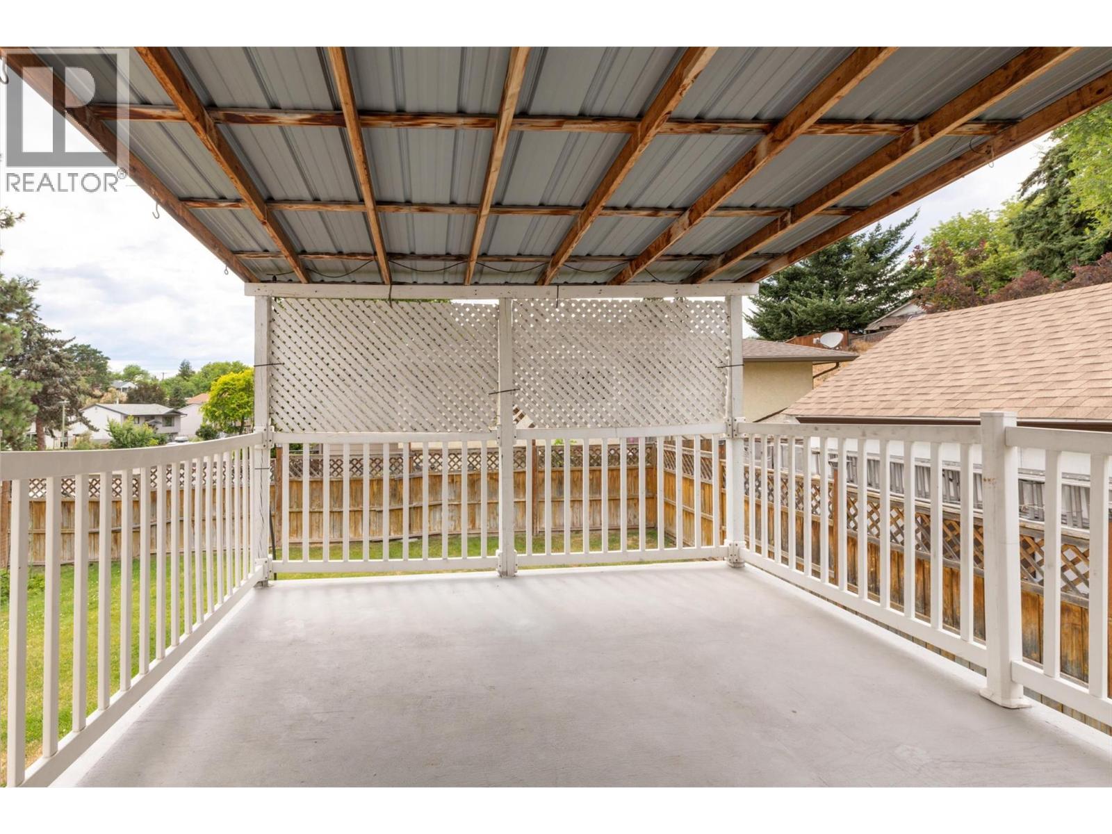 1392 Elm Street - 33
