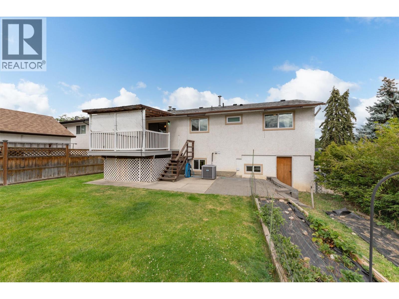 1392 Elm Street - 36
