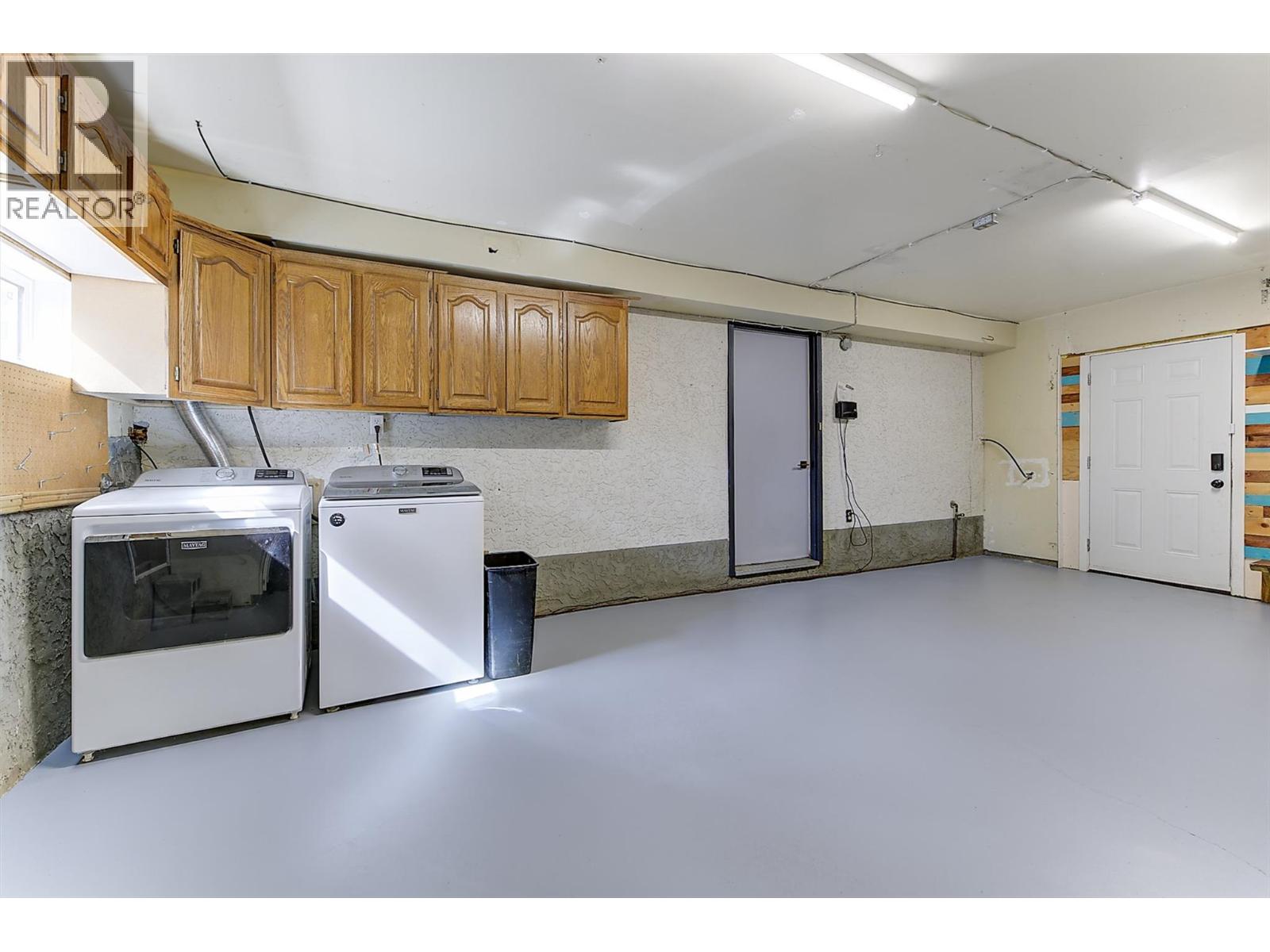 1392 Elm Street - 30