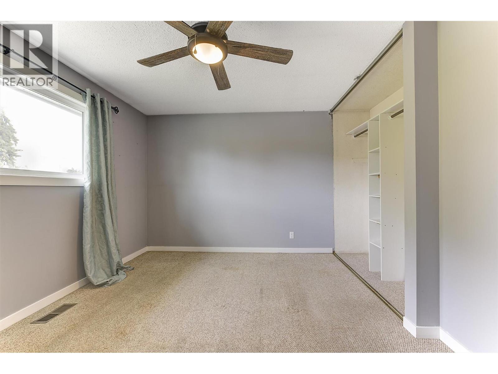 1392 Elm Street - 12