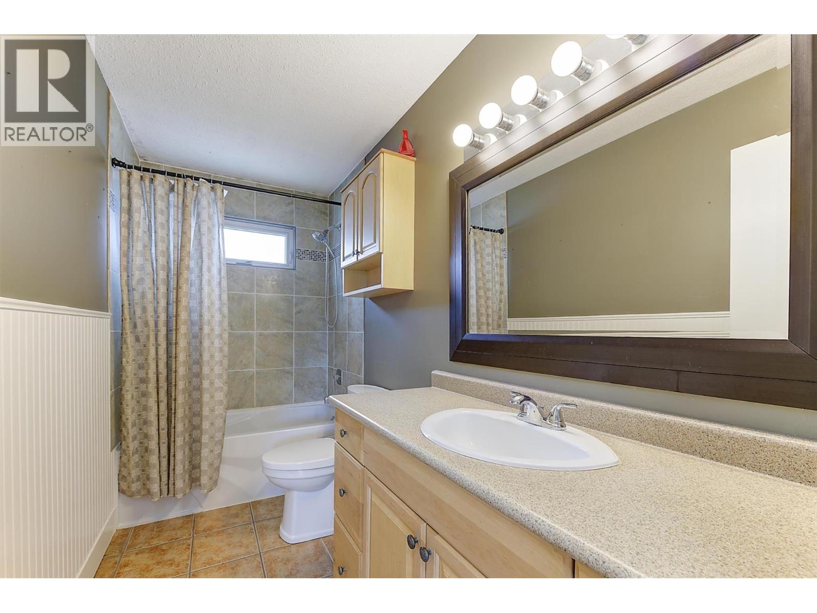 1392 Elm Street - 17