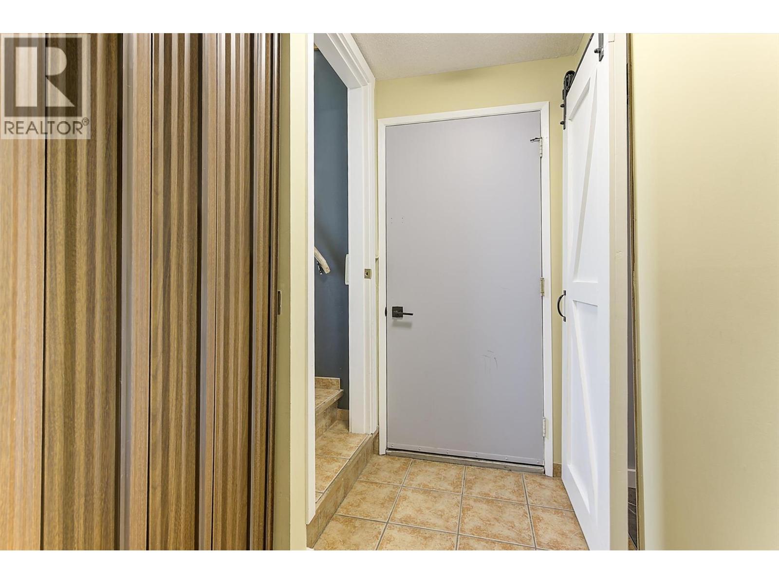 1392 Elm Street - 22
