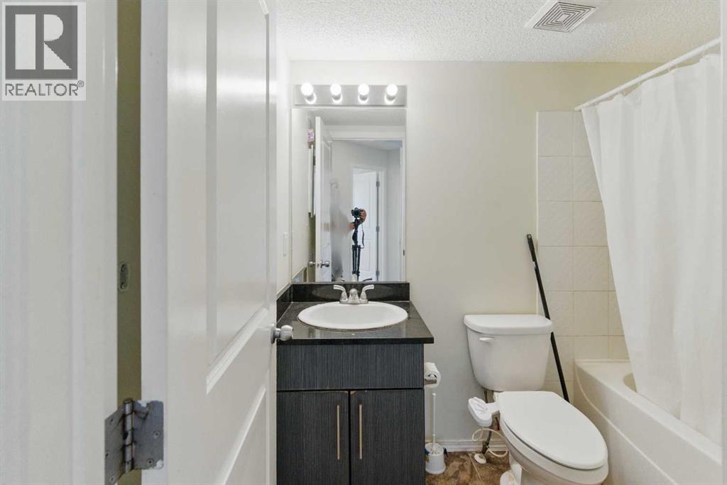 #409 15 Saddlestone Way NE - 15