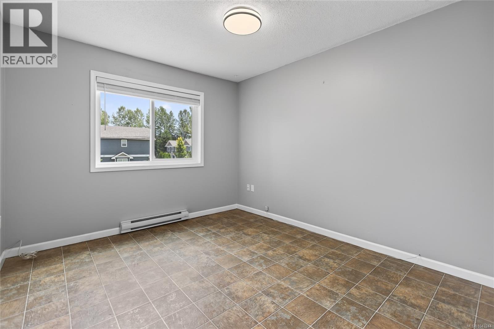 #206 175 Centennial Dr - 14
