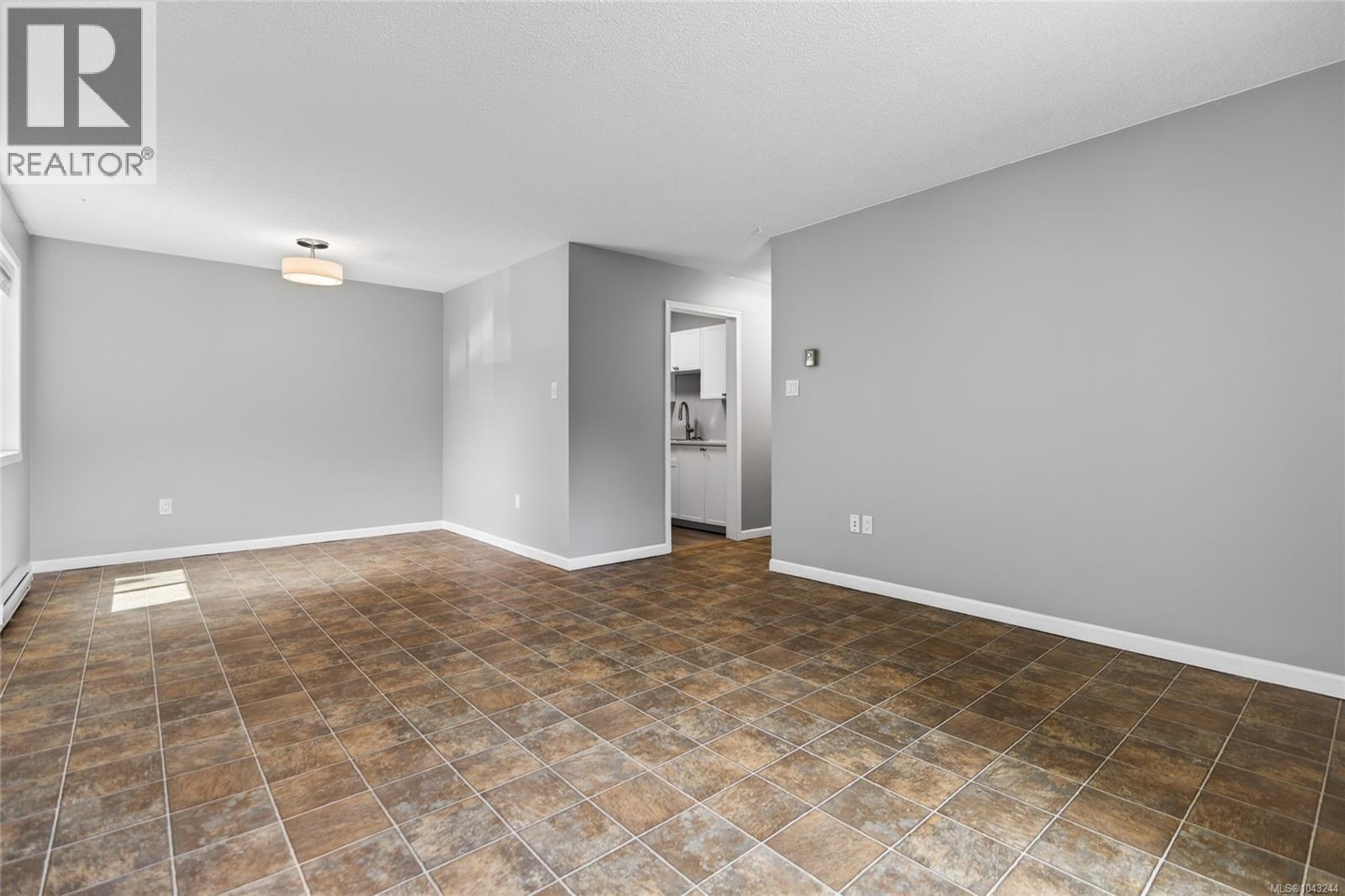 #206 175 Centennial Dr - 30
