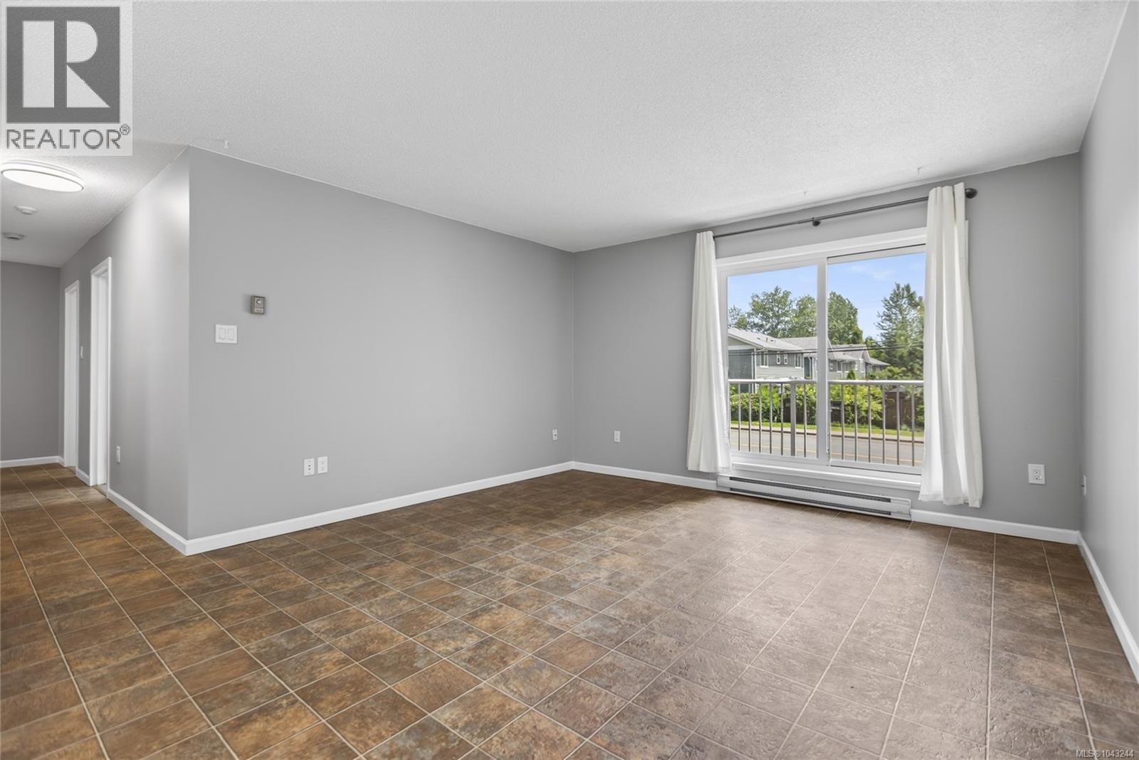#206 175 Centennial Dr - 32