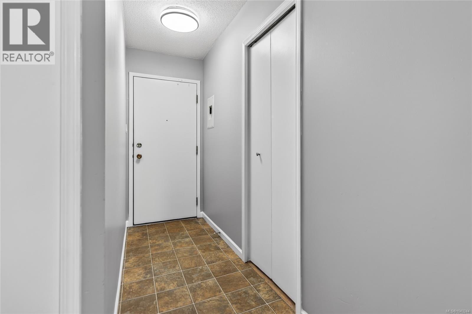#206 175 Centennial Dr - 34