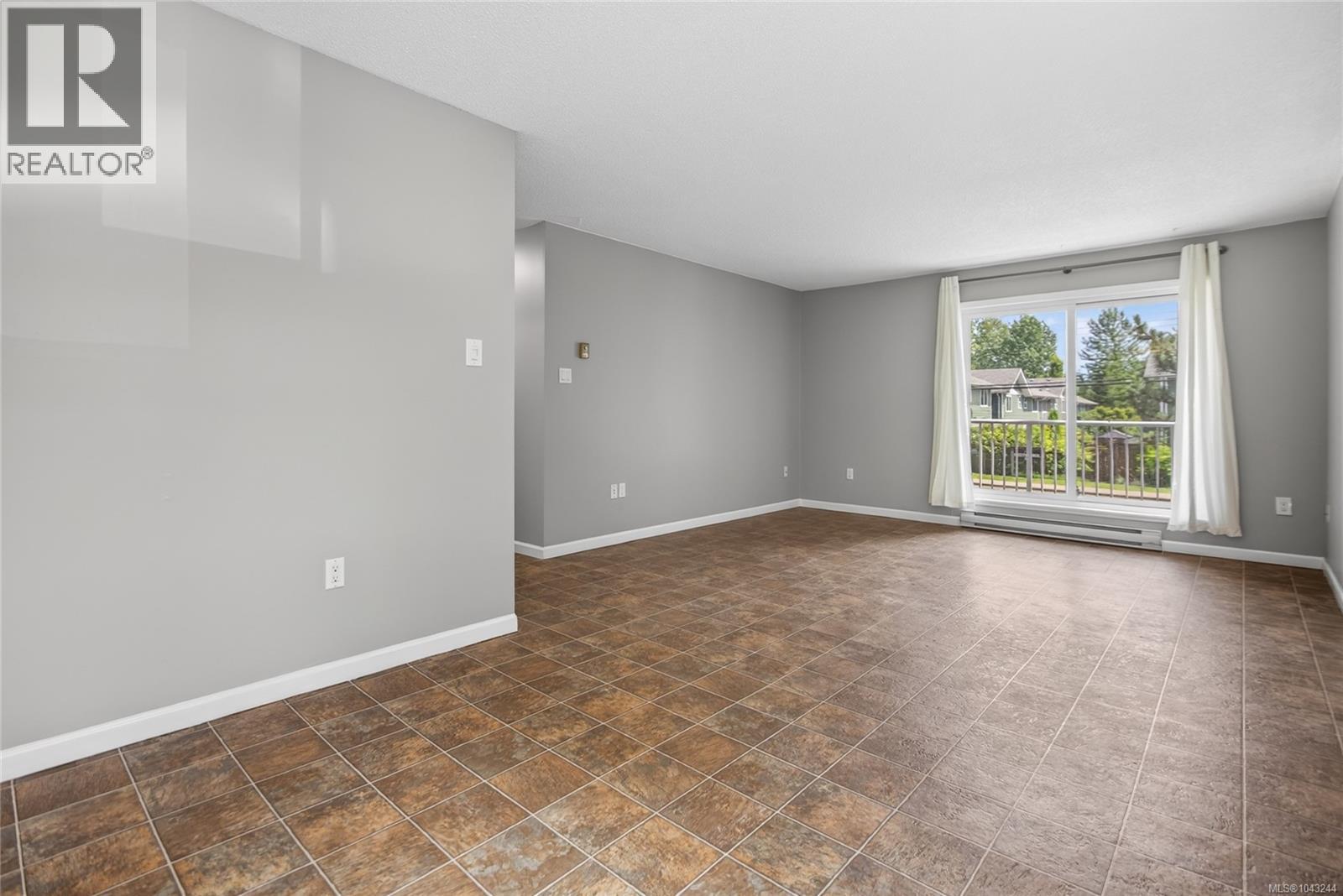 #206 175 Centennial Dr - 37