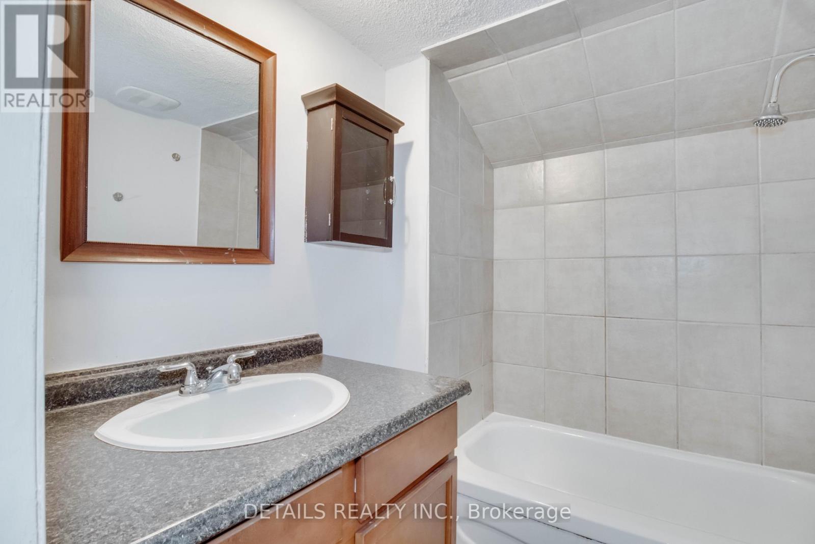 A – 2551 INNES AVENUE, Ottawa. Luxury613. By Peter Sagos - Image 31