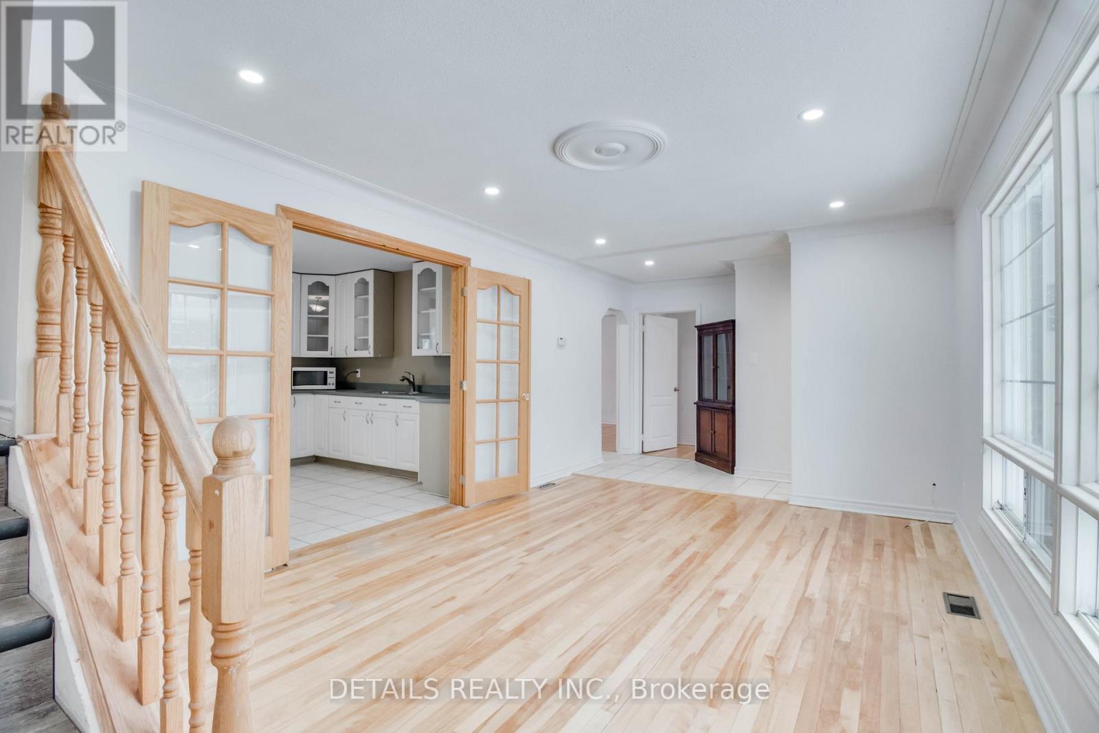 A – 2551 INNES AVENUE, Ottawa. Luxury613. By Peter Sagos - Image 8