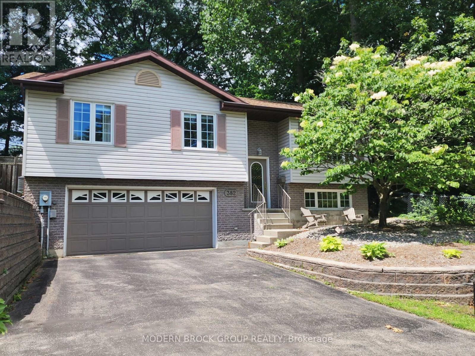 382 PEARL STREET W - 2