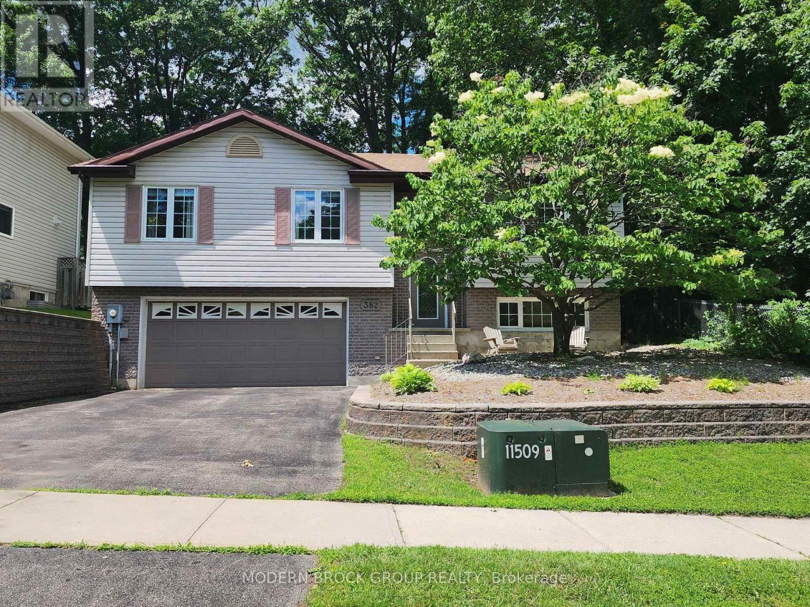 382 PEARL STREET W - 1