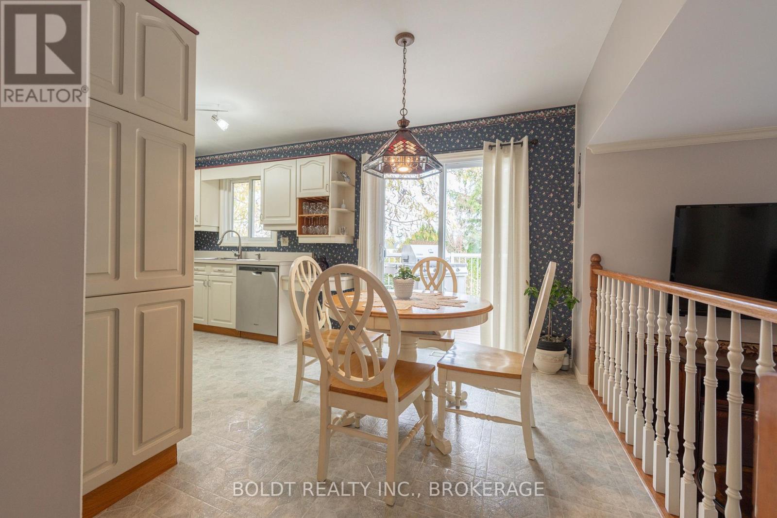 48 HOMESTEAD DRIVE - 15