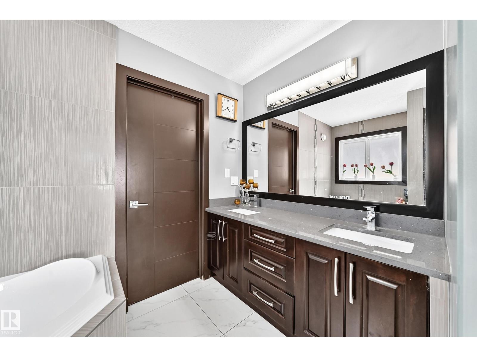 16244 138 ST NW - 33