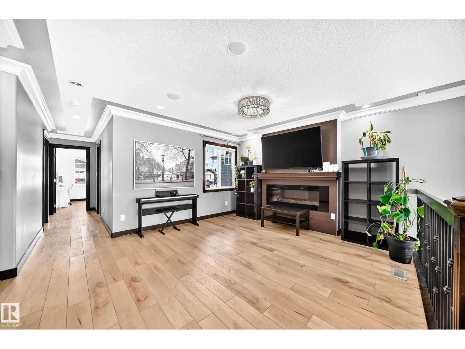 16244 138 ST NW - 44