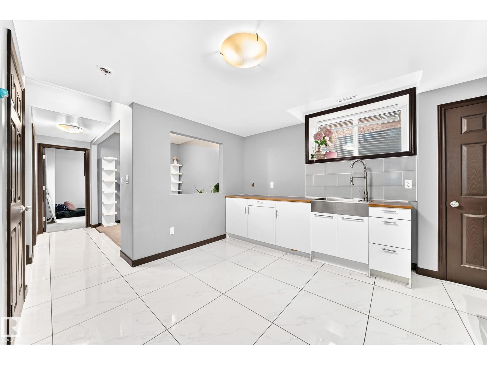 16244 138 ST NW - 48