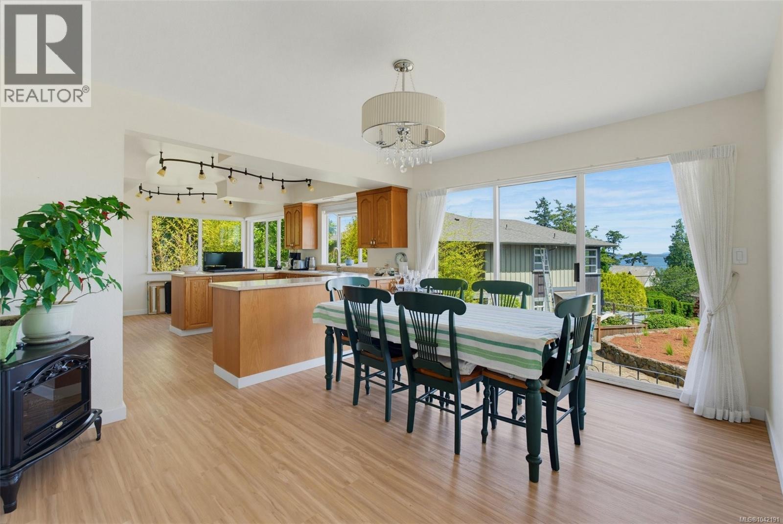  5270 Parker Avenue, Saanich