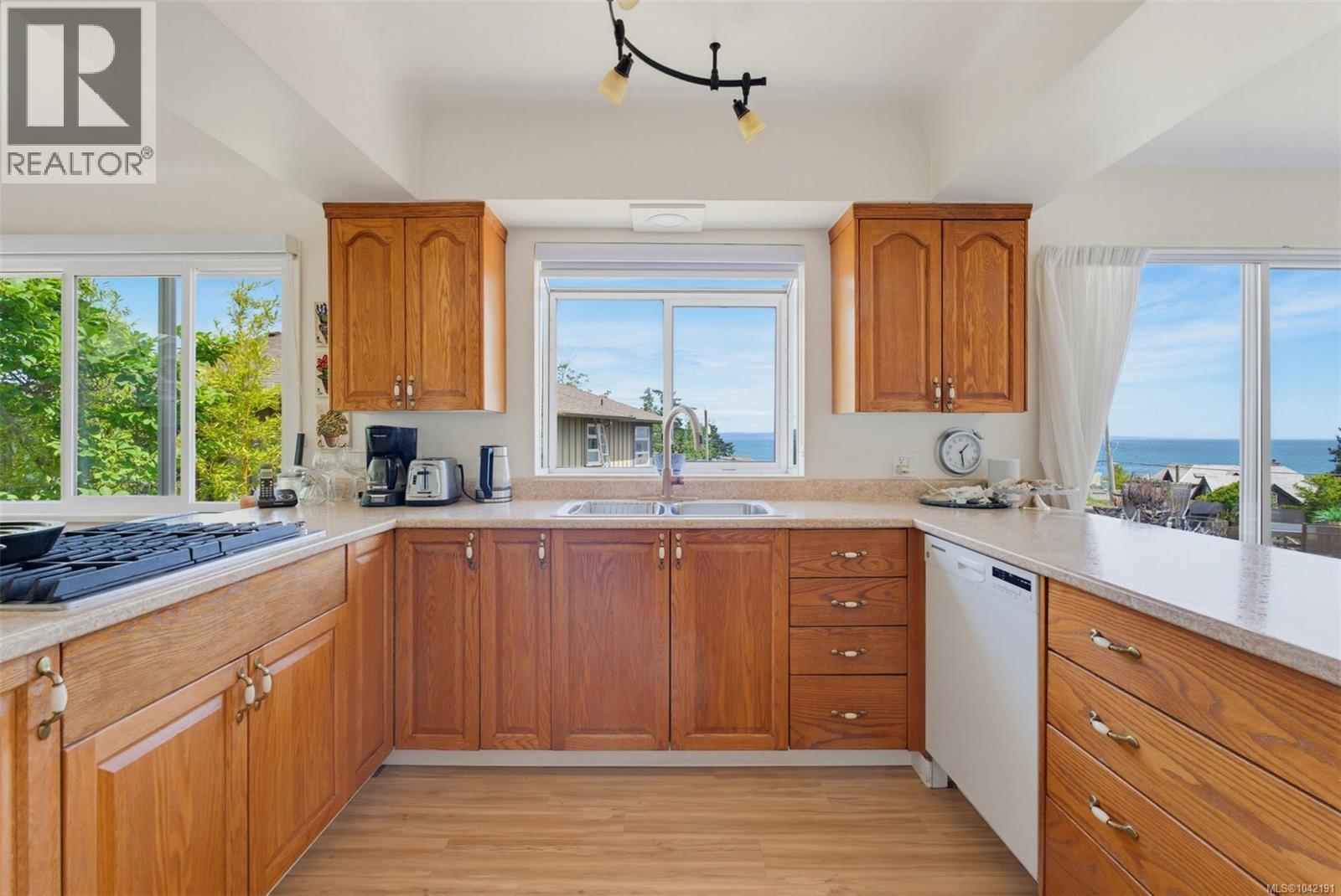  5270 Parker Avenue, Saanich