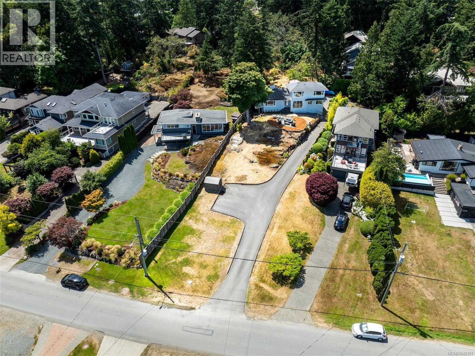  5270 Parker Avenue, Saanich
