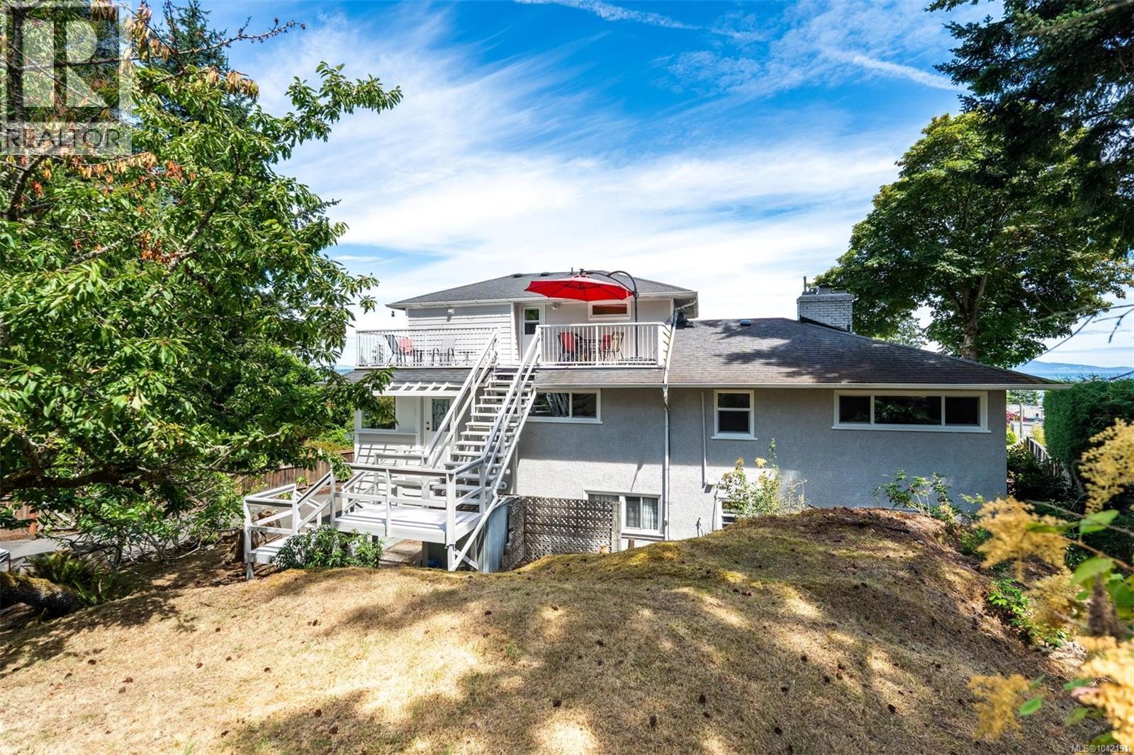  5270 Parker Avenue, Saanich