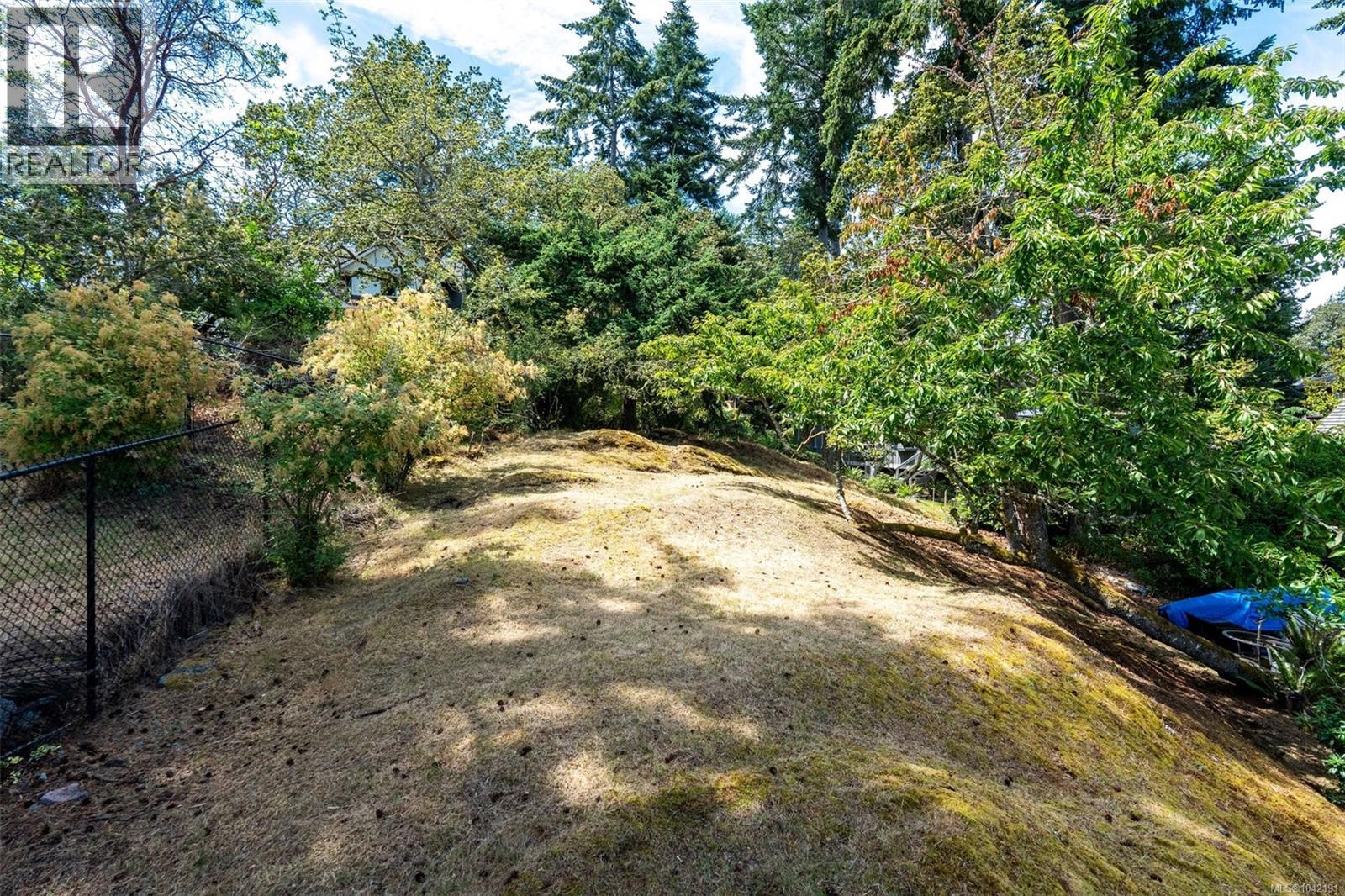  5270 Parker Avenue, Saanich