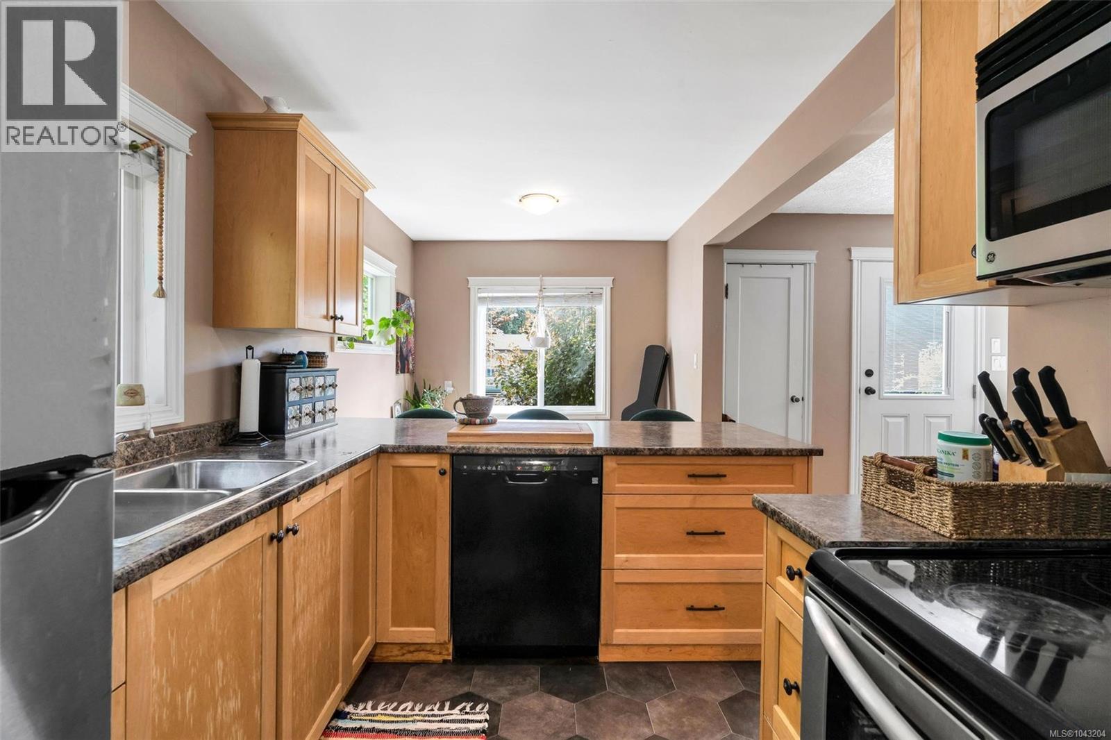 355 Beech Ave - Image 7