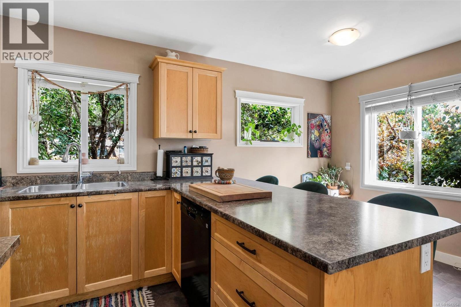 355 Beech Ave - 6