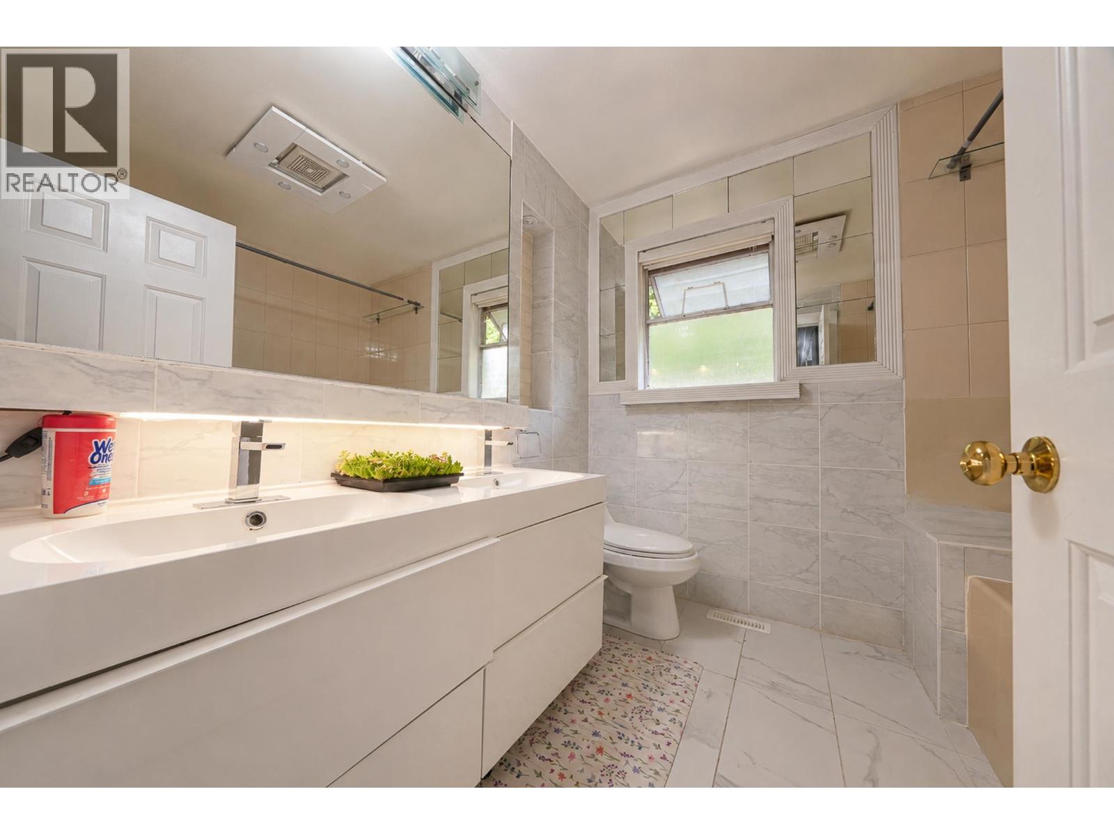 4380 WOODCREST ROAD, West Vancouver