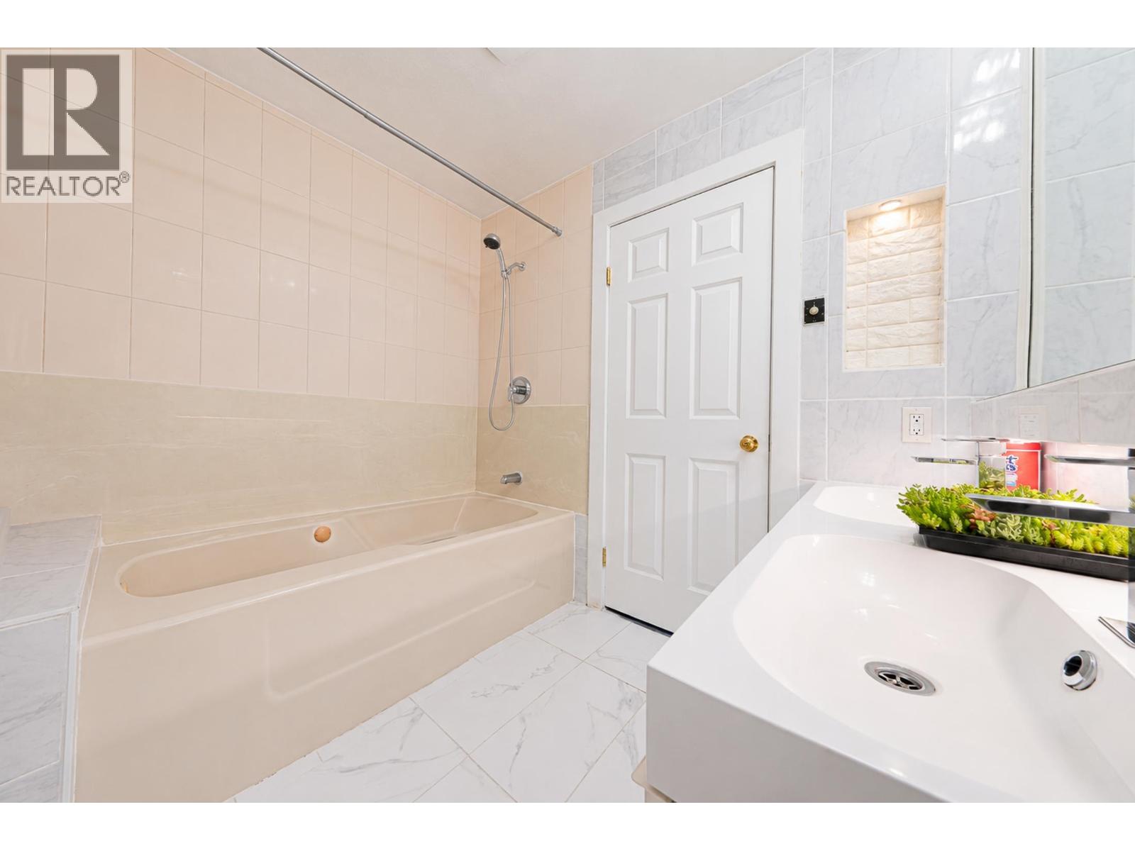 4380 WOODCREST ROAD, West Vancouver
