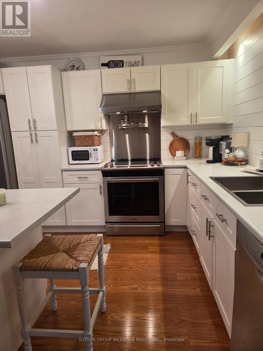#204 166 OWEN STREET - 3