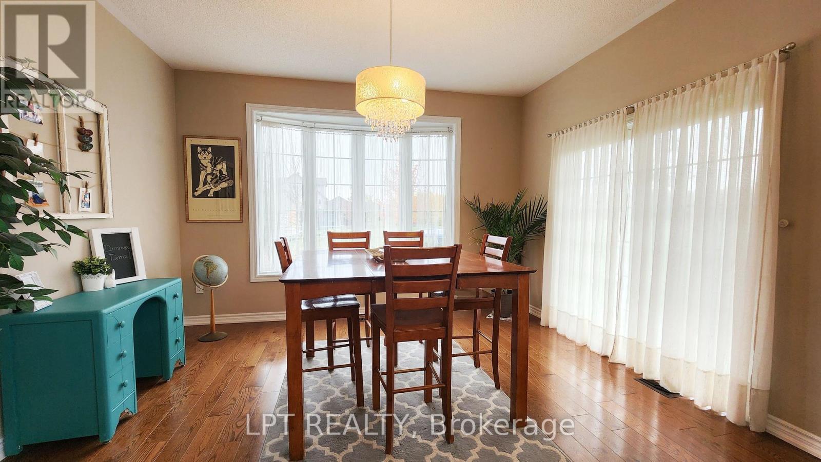 12 PLOWRIGHT ROAD - 15