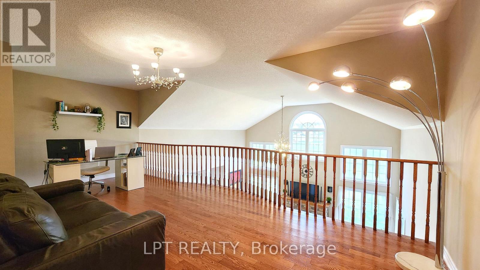 12 PLOWRIGHT ROAD - 25