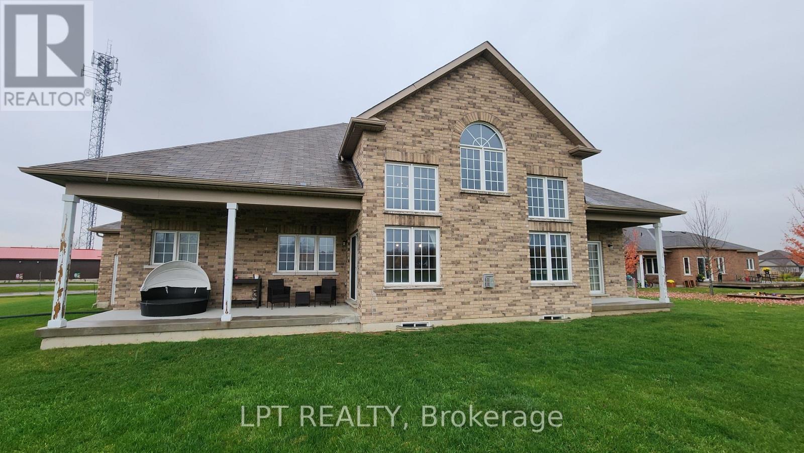 12 PLOWRIGHT ROAD - 33