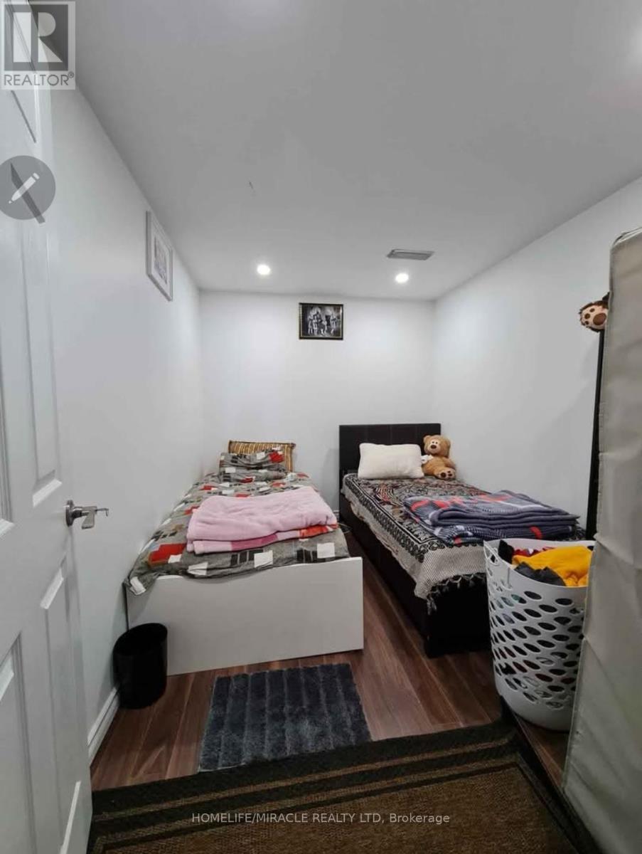 7153 VILLAGE WALK - 18