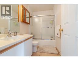 16 901 W 17th Street, North Vancouver, BC V7P1V8 Photo 8