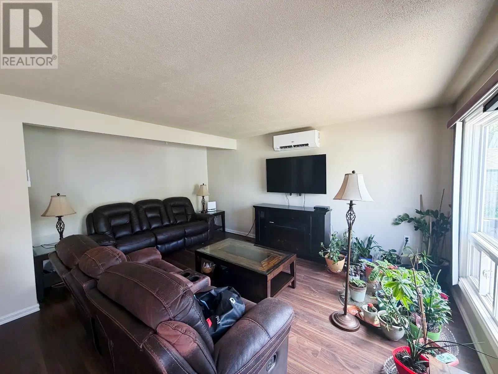 97 & 99 Autumn Street - Image 11