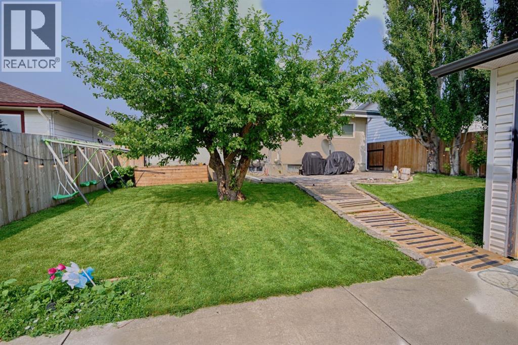32 Lemoyne Crescent W - 21