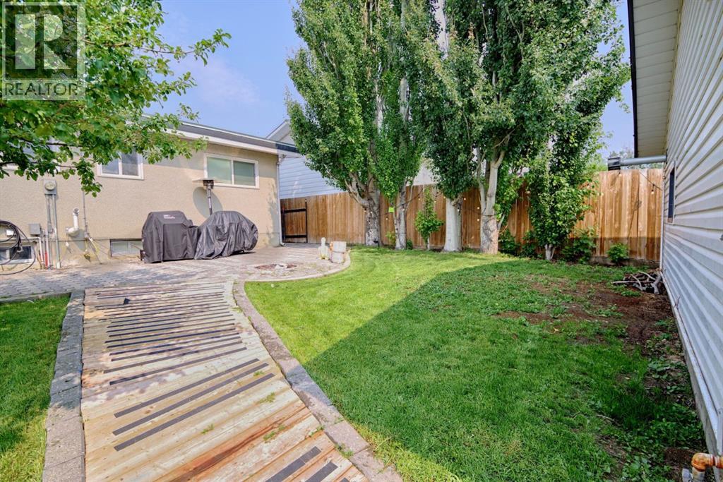 32 Lemoyne Crescent W - 23
