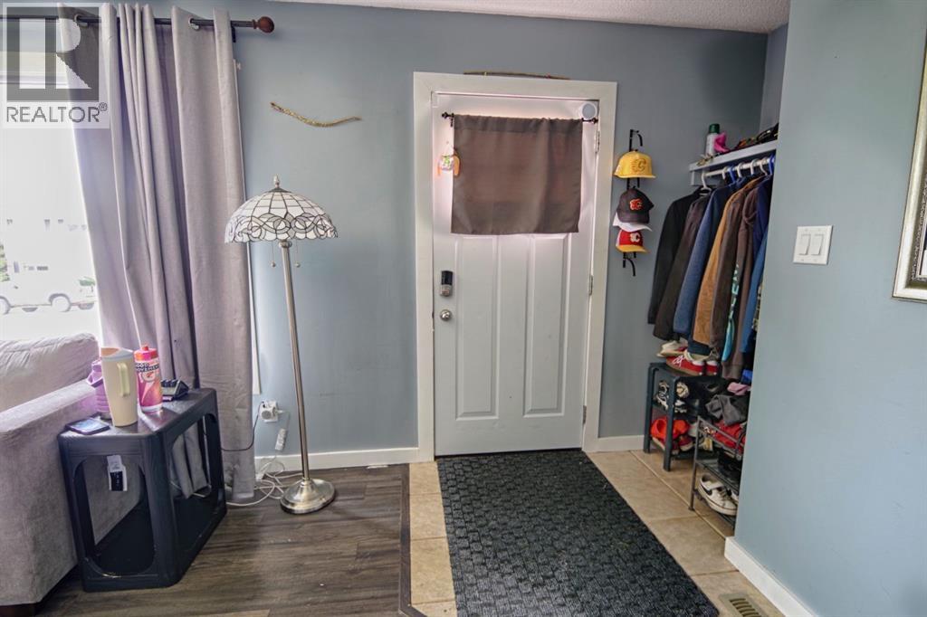 32 Lemoyne Crescent W - 4