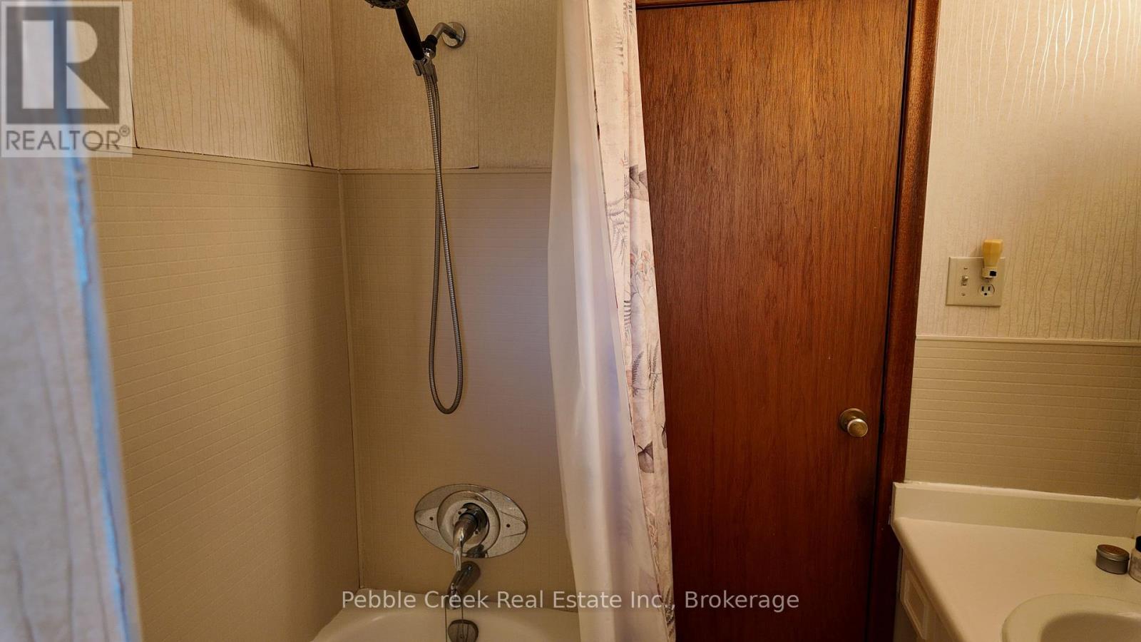 412 ASH STREET - 17