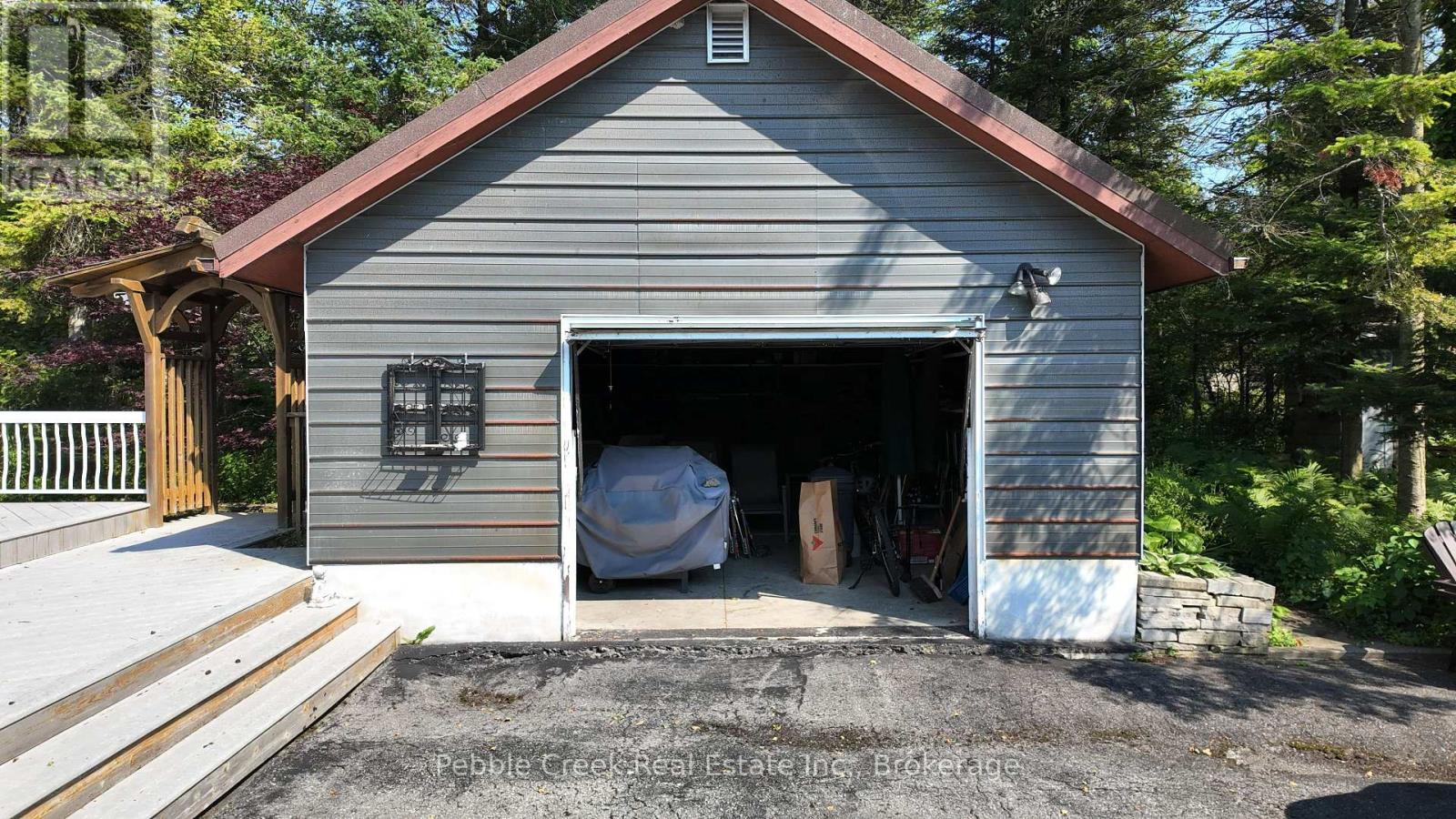 412 ASH STREET - 20