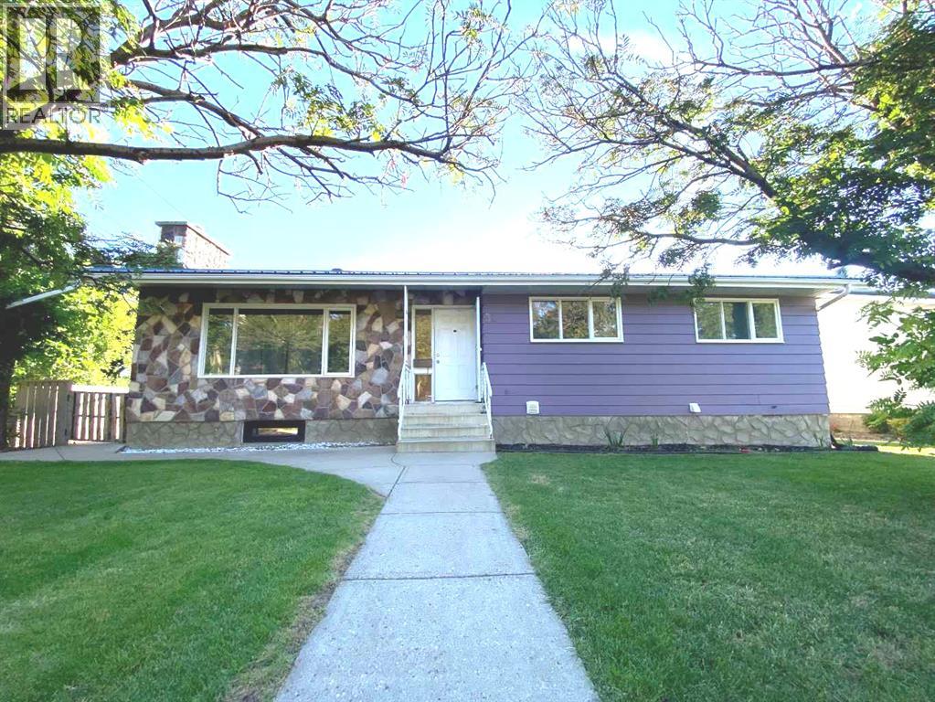 31 10 Street W - 1