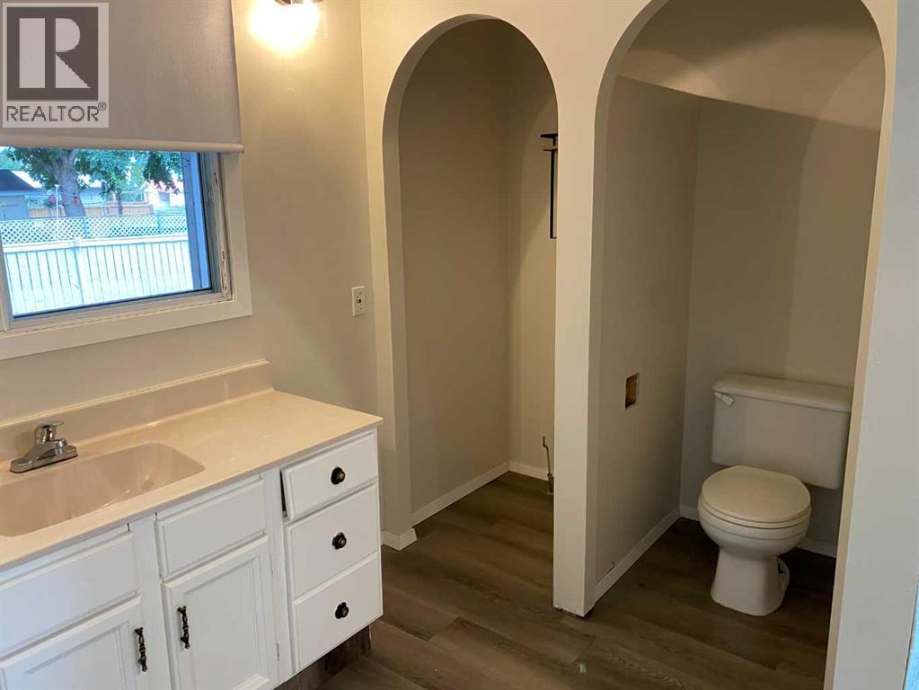 31 10 Street W - 18