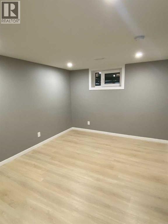 31 10 Street W - 22