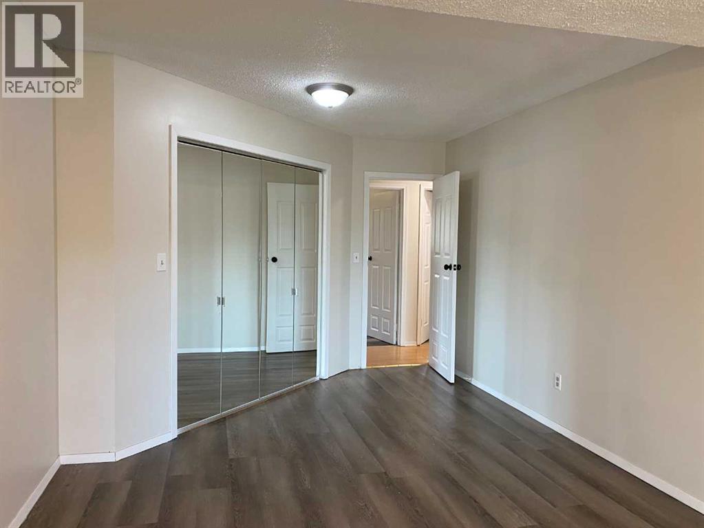 31 10 Street W - 16