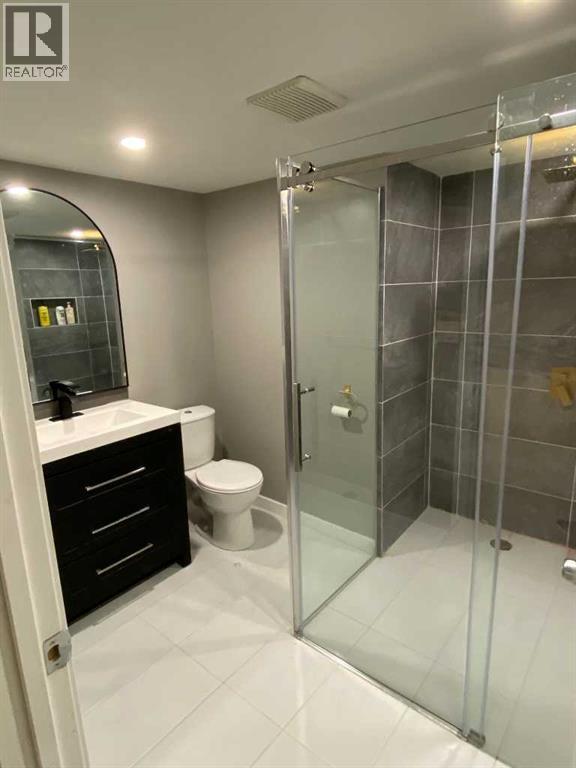 31 10 Street W - 30