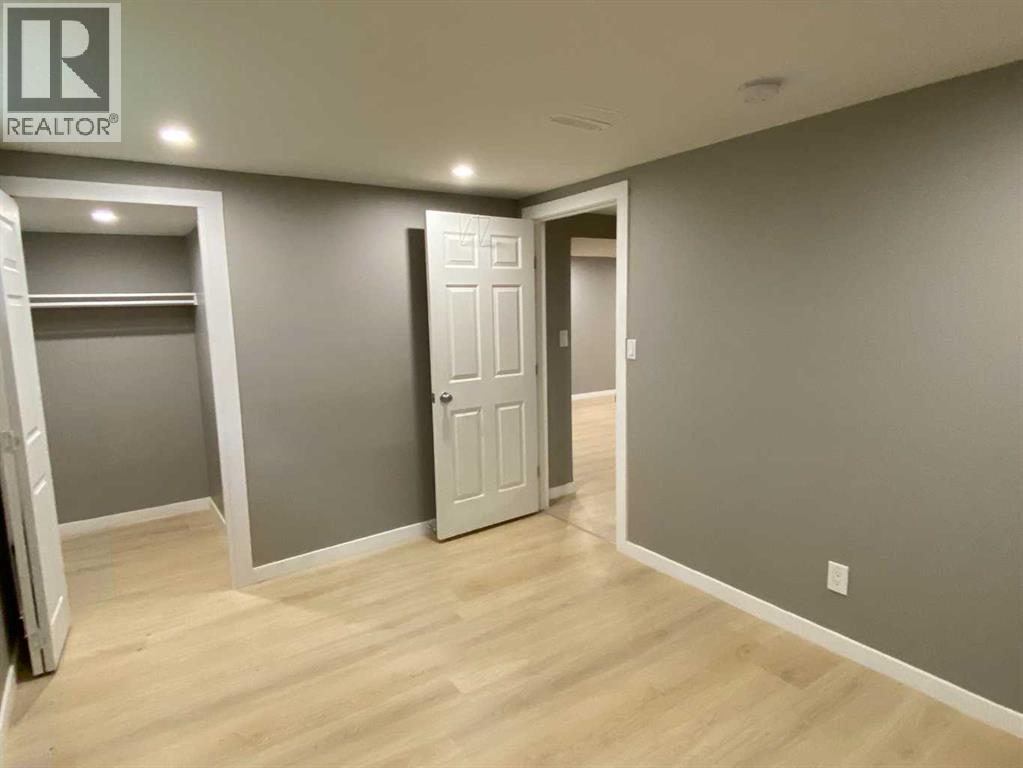 31 10 Street W - 32