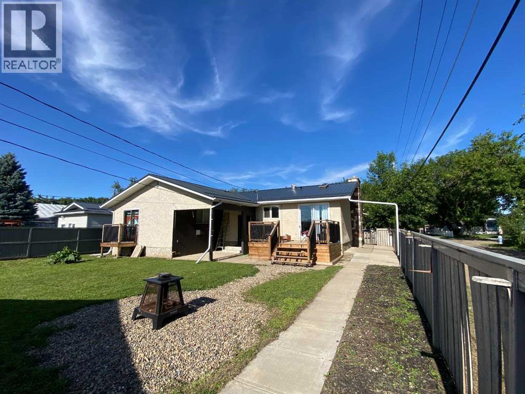 31 10 Street W - 4