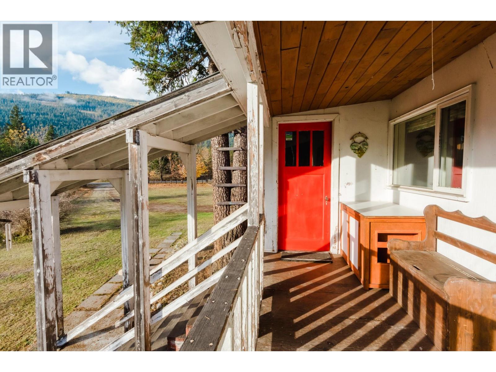 3974 Malakwa Station Road - 26